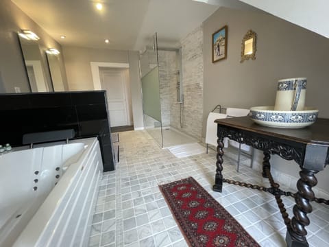 Double or Twin Room, Ensuite, Garden View (Junior Suite) | Bathroom