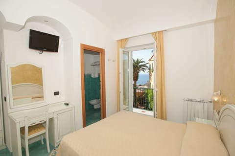 Superior Double or Twin Room, Balcony, Sea View | Individually decorated, individually furnished, desk, laptop workspace