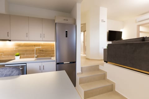 Comfort Apartment | Private kitchen | Full-size fridge, microwave, oven, dishwasher
