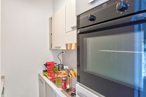 Family Studio (Casa di Tino) | Private kitchen | Fridge, oven, stovetop, dishwasher