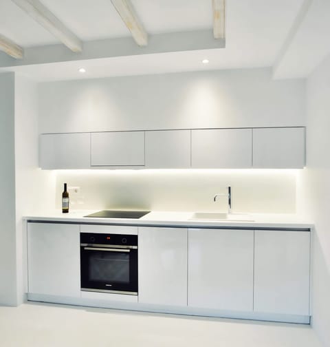 Panoramic Suite | Private kitchen | Mini-fridge, oven, stovetop, dishwasher