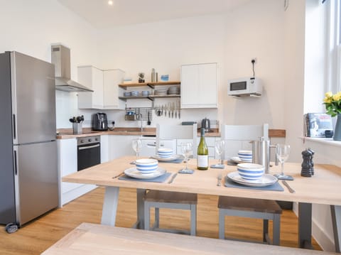 Fridge, dishwasher, electric kettle, toaster