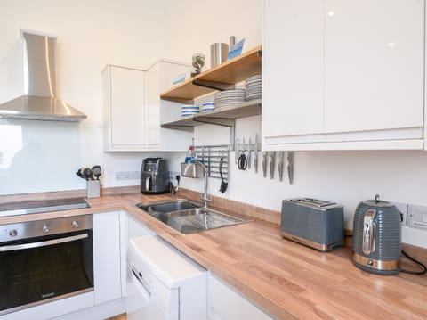 Fridge, dishwasher, electric kettle, toaster