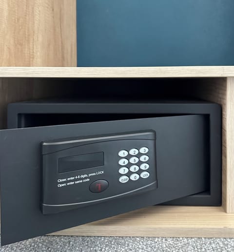 In-room safe, soundproofing, free WiFi