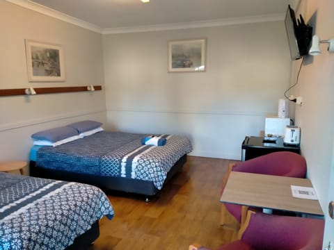 Standard Quadruple Room | Free WiFi, bed sheets