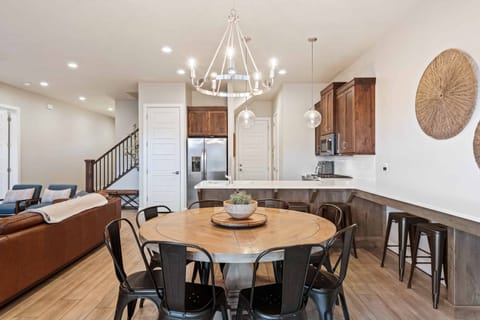 Townhome, 5 Bedrooms | Dining