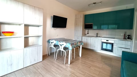 Apartment (1 Bedroom) | Private kitchen | Microwave, oven, coffee grinder