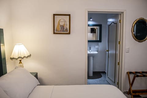 Design Double Room, 1 Bedroom | Bathroom | Shower, rainfall showerhead, hair dryer, towels