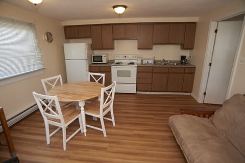 Apartment, 1 Bedroom, Non Smoking | Private kitchen