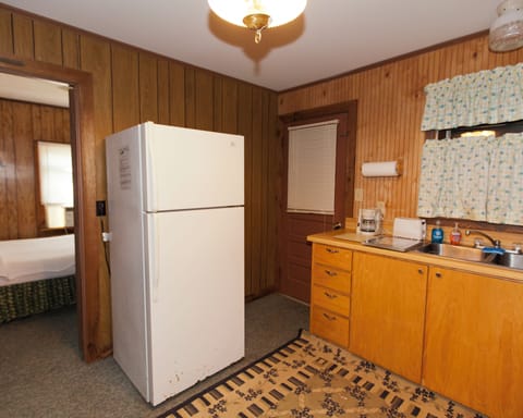 Standard Cottage | Private kitchen | Full-size fridge, microwave, stovetop, coffee/tea maker