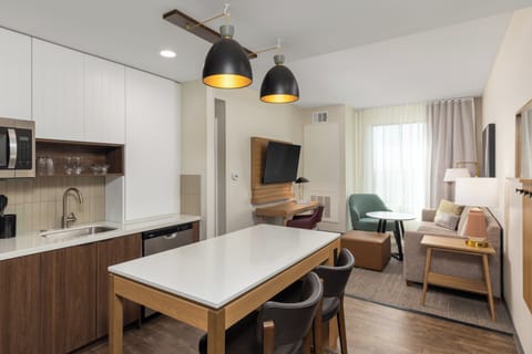 Suite, 1 Bedroom, Kitchen | Premium bedding, pillowtop beds, desk, laptop workspace