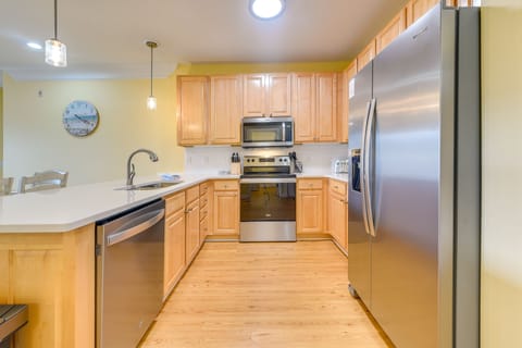 Apartment (3 Bedrooms) | Private kitchen | Microwave, oven, stovetop, dishwasher