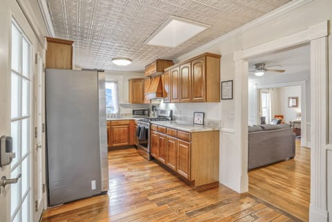 Microwave, oven, dishwasher, toaster