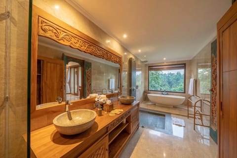 Executive Suite | Bathroom | Slippers