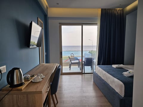 Deluxe Room, Sea View | Premium bedding, memory foam beds, free minibar, in-room safe