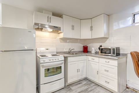 Classic Apartment, 1 Queen Bed | Private kitchen | Full-size fridge, microwave, oven, toaster