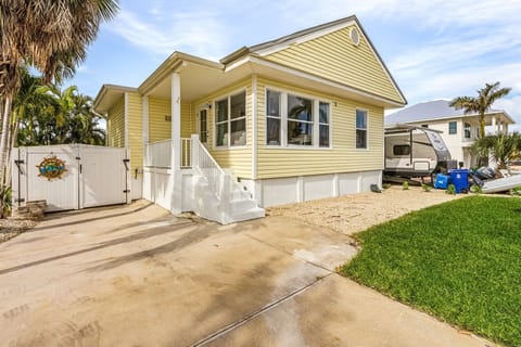 House, 2 Bedrooms | Exterior