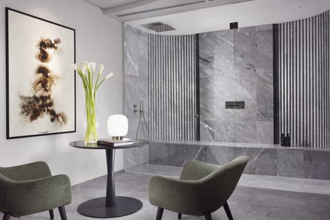 Deluxe Room | Premium bedding, minibar, in-room safe, desk