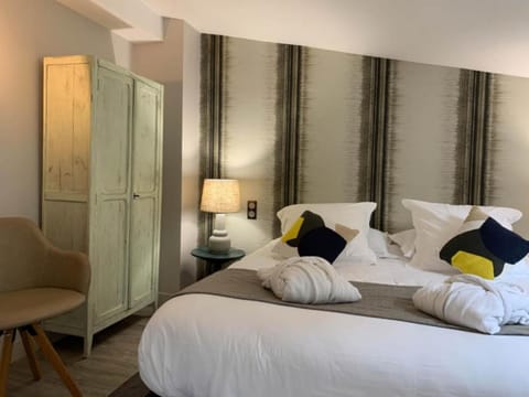 Chambre Abalone | Premium bedding, desk, soundproofing, free WiFi