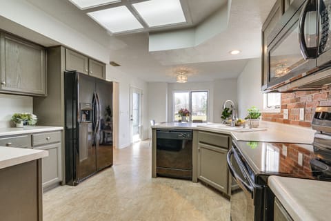 House (3 Bedrooms) | Interior