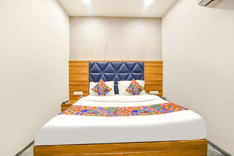 Premium Room | Egyptian cotton sheets, premium bedding, in-room safe, free WiFi