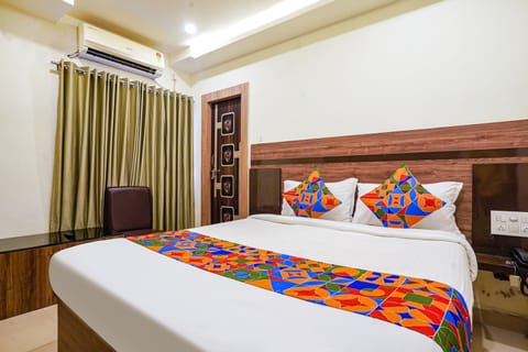 Deluxe Room | Egyptian cotton sheets, premium bedding, in-room safe, free WiFi