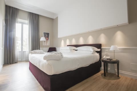 Double Deluxe, 1 king bed , garden view with Spa access | Egyptian cotton sheets, premium bedding, memory foam beds, minibar