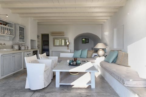 Premium Apartment | Living area | 40-inch Smart TV with digital channels, fireplace