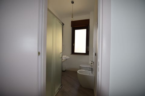 Exclusive Apartment | Bathroom | Shower, rainfall showerhead, free toiletries, hair dryer