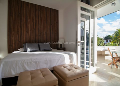 Luxury Villa | In-room safe, blackout drapes, bed sheets