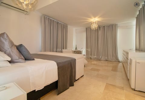 Luxury Villa | In-room safe, blackout drapes, bed sheets