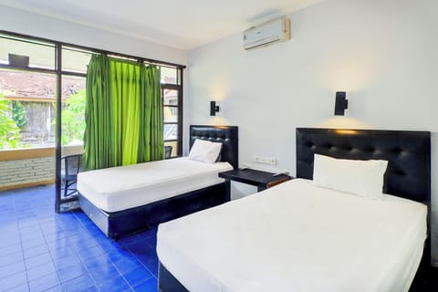 Deluxe Twin Room | 1 bedroom, desk, laptop workspace, free WiFi