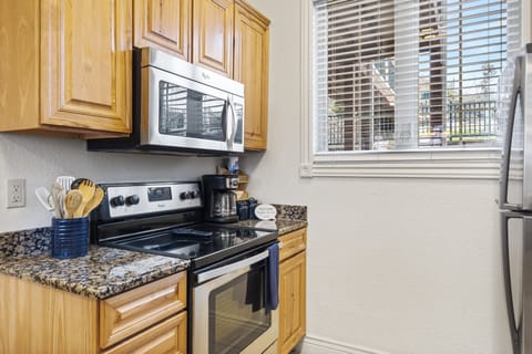 Condo, Multiple Beds, Pool Access | Private kitchen | Fridge, microwave, oven, stovetop