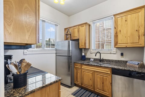 Condo, Multiple Beds, Pool Access | Private kitchen | Fridge, microwave, oven, stovetop