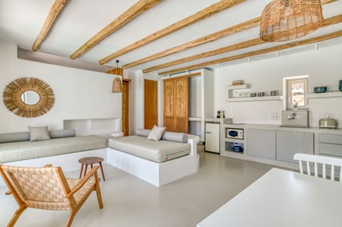 Elite Suite, 1 Bedroom | Private kitchen | Espresso maker, coffee/tea maker, dining tables