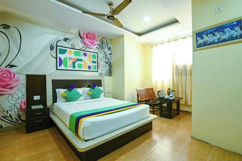 Standard Double Room | In-room safe, desk, iron/ironing board, bed sheets