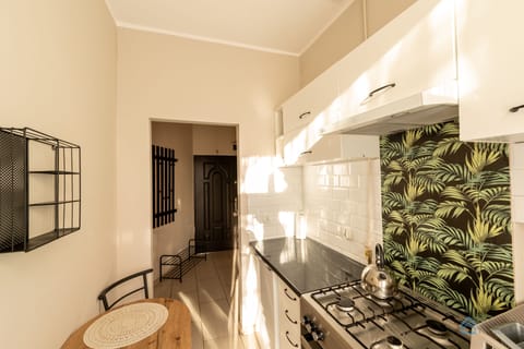 Apartment | Private kitchen | Mini-fridge, oven, stovetop, cookware/dishes/utensils