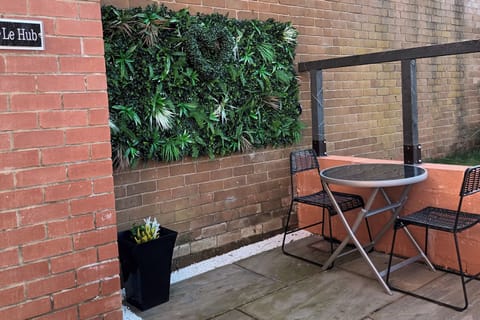 Apartment | Outdoor dining