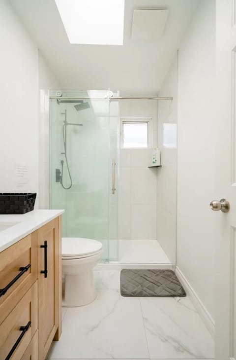 Shower, rainfall showerhead, hair dryer, slippers