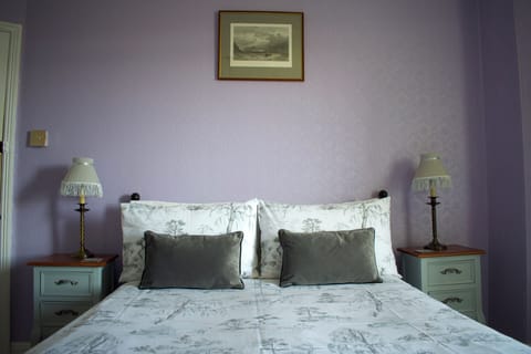 Classic Double Room, Sea View | Individually decorated, individually furnished, laptop workspace