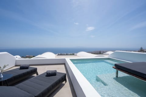 Grand Suite with sea view and heated plunge pool | Terrace/patio