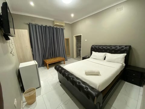 Standard Double or Twin Room | Laptop workspace, free WiFi