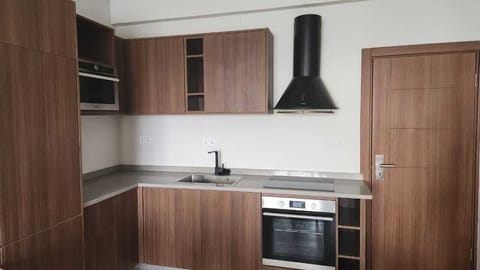 Deluxe Apartment, 3 Bedrooms, Balcony, Sea View | Private kitchenette | Espresso maker, coffee/tea maker