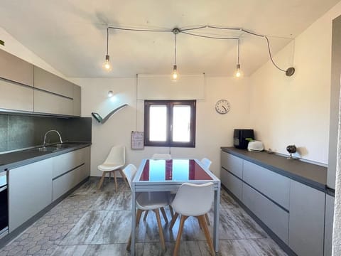 Comfort House | Private kitchen | Highchair