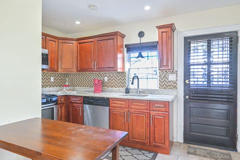 House (2 Bedrooms) | Private kitchen | Microwave, oven, stovetop, dishwasher