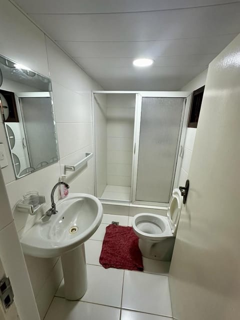 Economy Studio | Bathroom