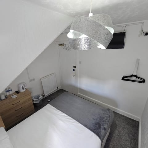 Double Room (Private External Bathroom) | Individually decorated, individually furnished, free WiFi, bed sheets