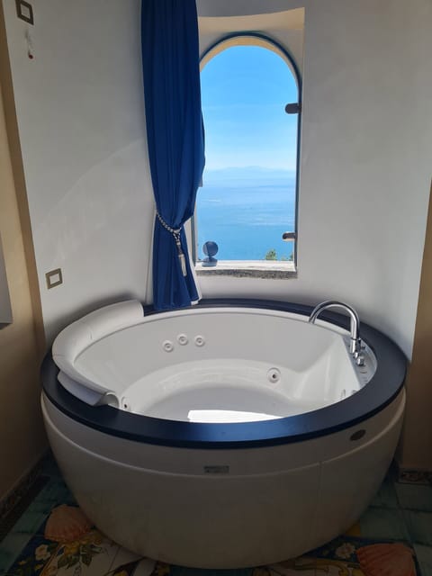 Private spa tub