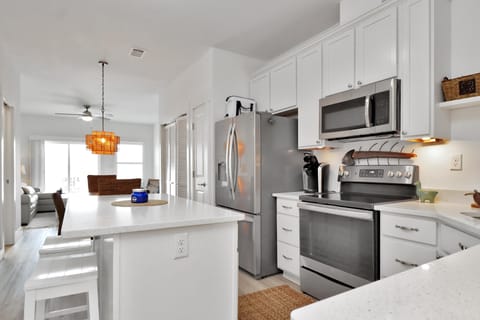 Townhome, Multiple Beds (Waterside Retreat) | Private kitchen