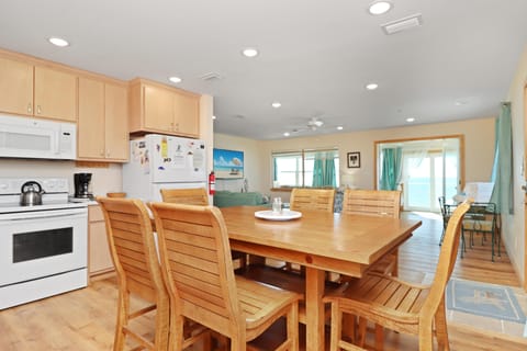 Townhome, Multiple Beds (Holiday House B) | Private kitchen